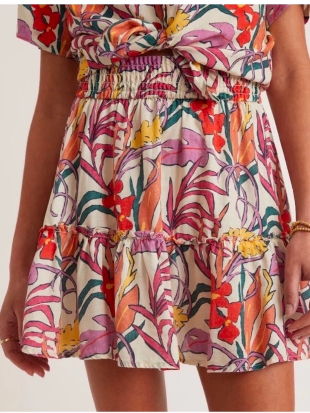 Marine Layer Sofie Smocked Mini Skirt in Tropical Floral - Size Medium